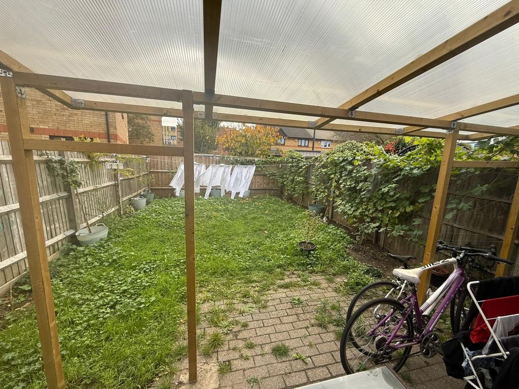 Property photo 2 of 9