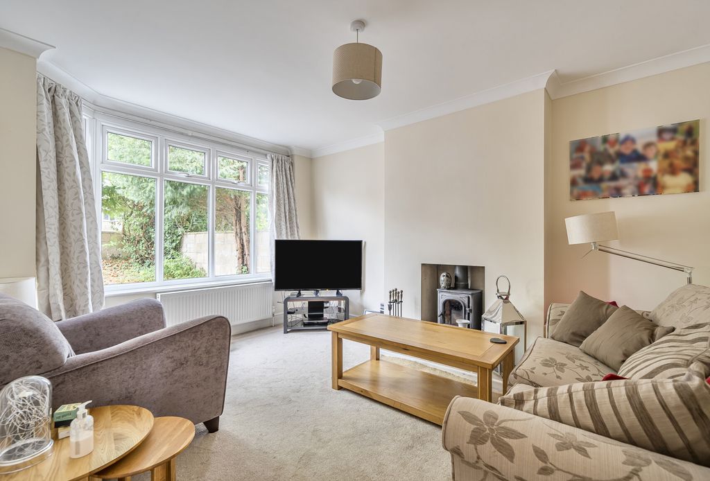 Property photo 2 of 18 Sitting Room