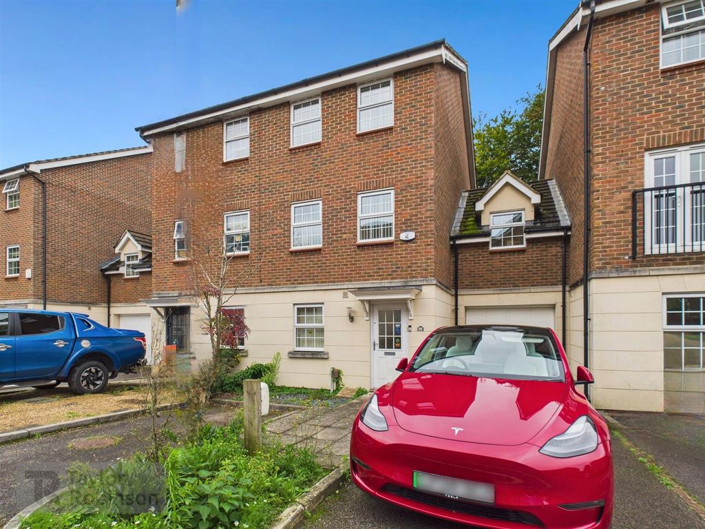 Property photo 1 of 15 Cam02600G0-Pr0559-Still019 (1).Jpg