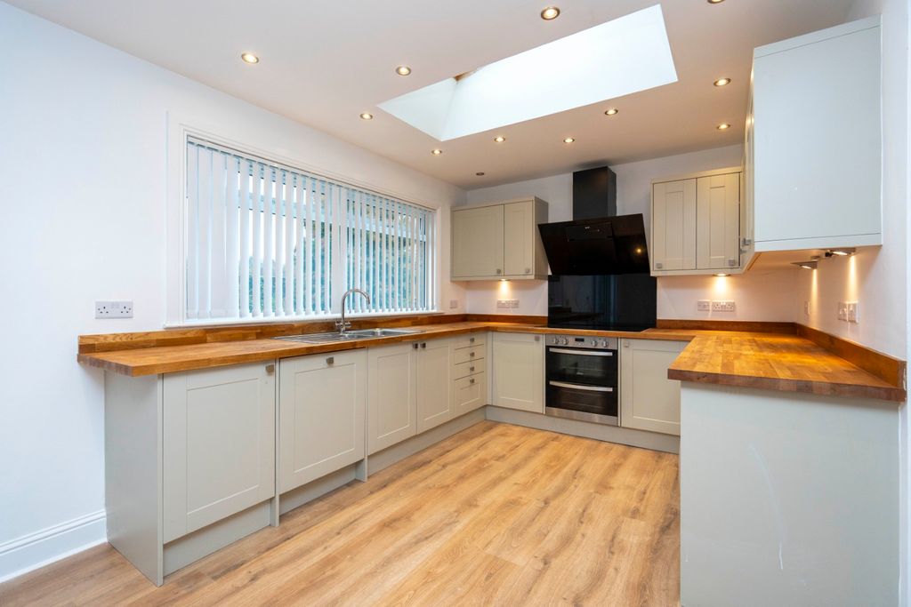 Property photo 2 of 27 Sandown, Nethermains Road, Denny,Â Fk6Â 5Ey (28) (La