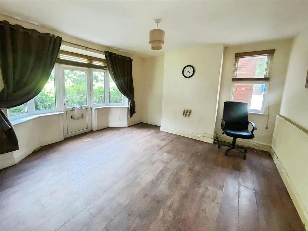 Property photo 2 of 28 278d6c13-Photo-2025-05-30-16-04-52 206.Jpg