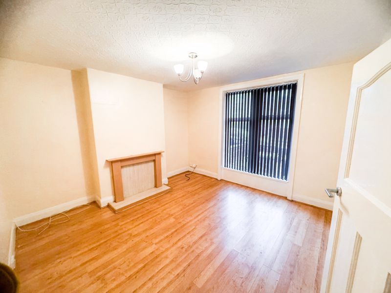 Property photo 3 of 10 Photo 1