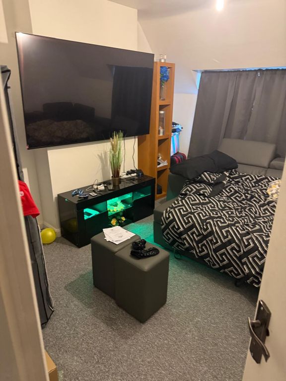 Property photo 1 of 4