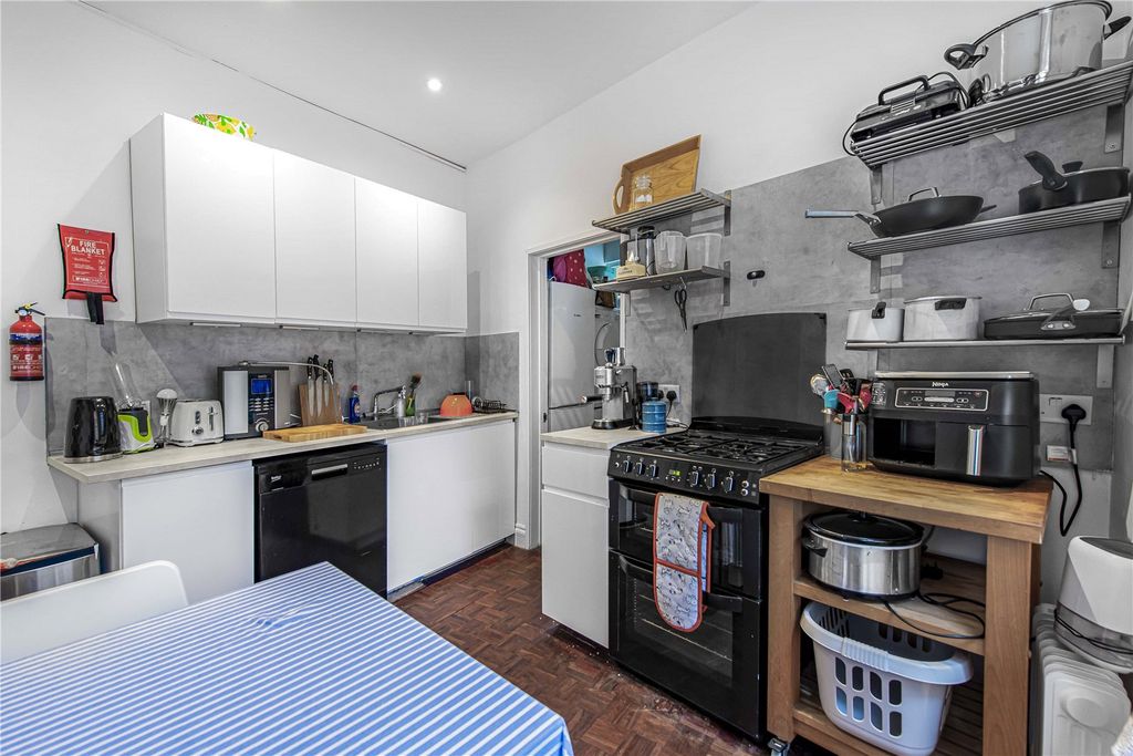 Property photo 3 of 12 Picture No. 21