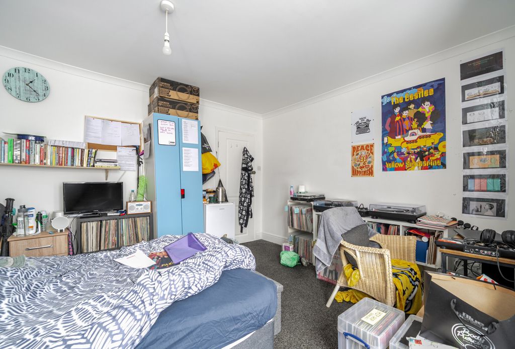 Property photo 3 of 21 1358720-8-68E50E1...