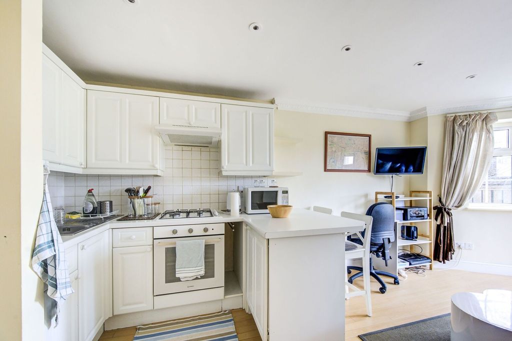 Property photo 2 of 7