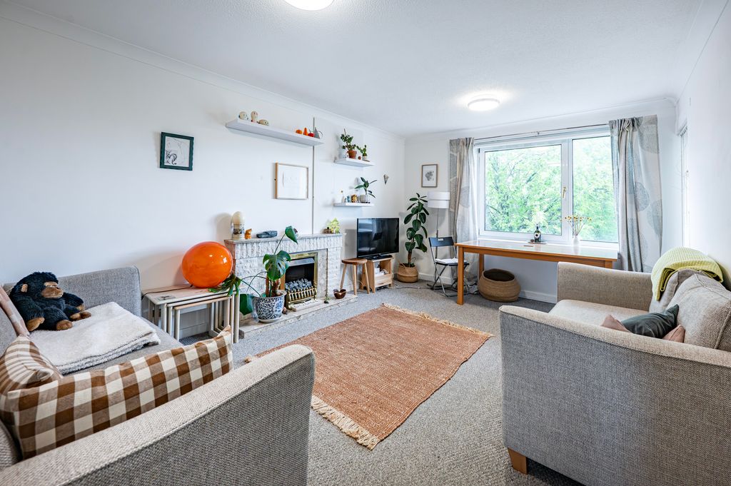 Property photo 2 of 36