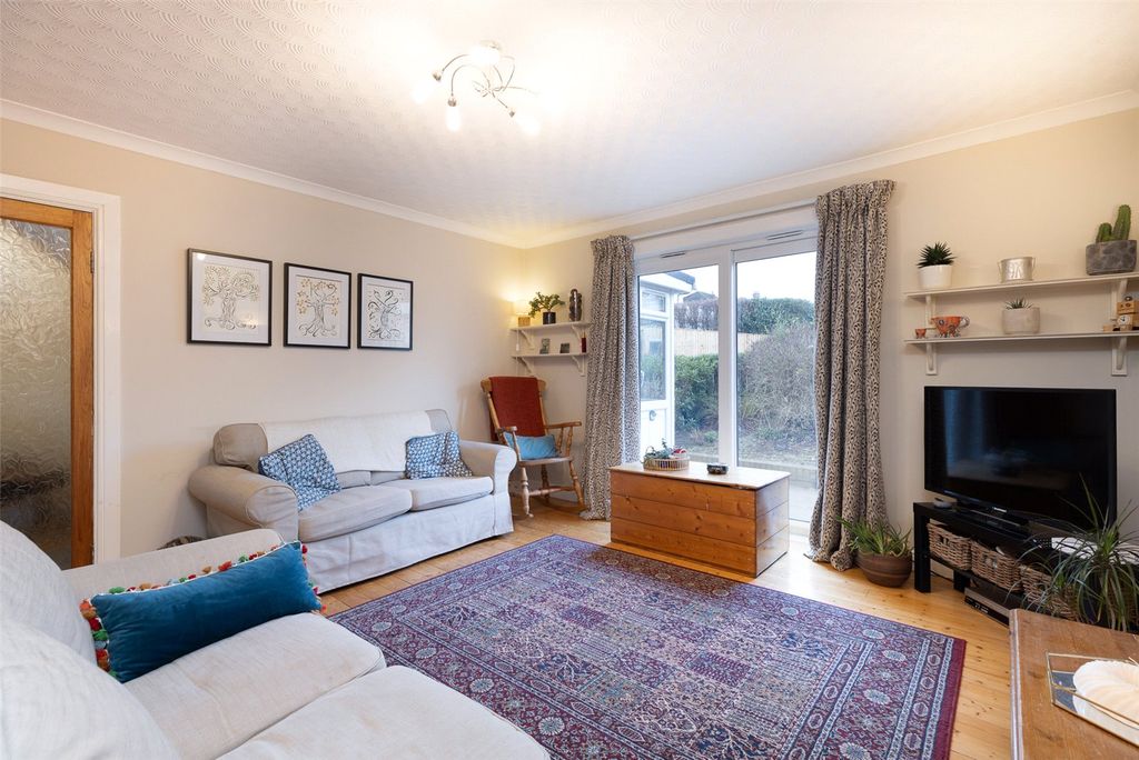 Property photo 2 of 18 Living Room