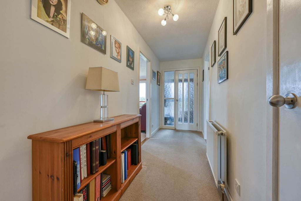 Property photo 3 of 29