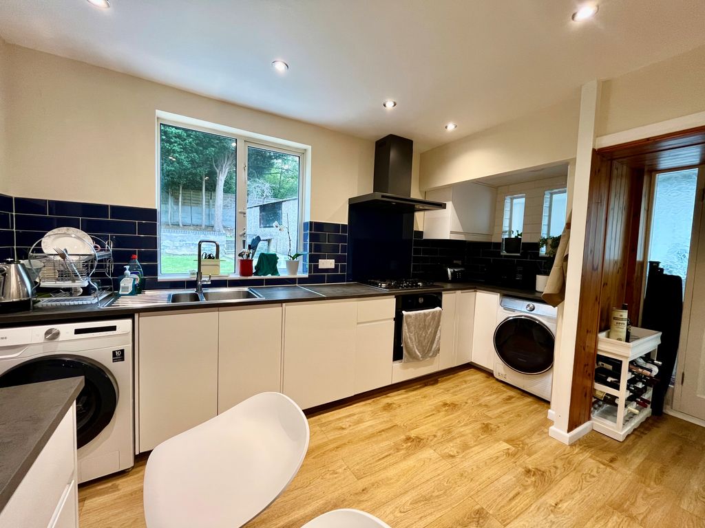 Property photo 3 of 12 Image