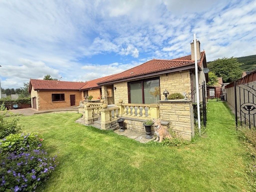 Property photo 3 of 45