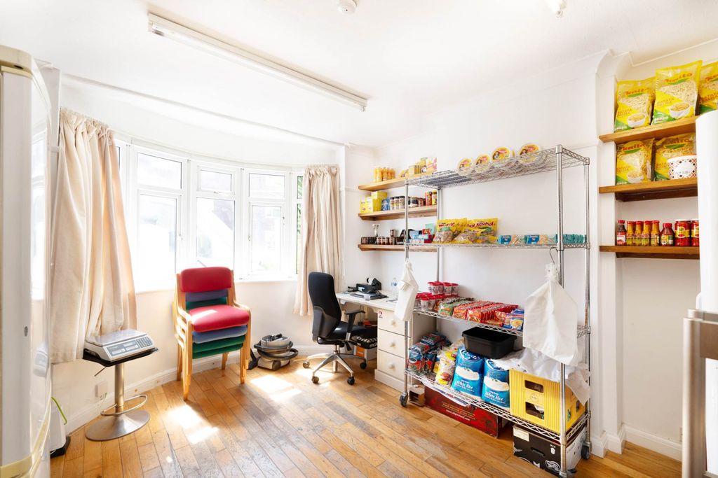 Property photo 3 of 9
