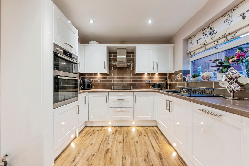 Property photo 3 of 21 5_Cormack_Lane-37