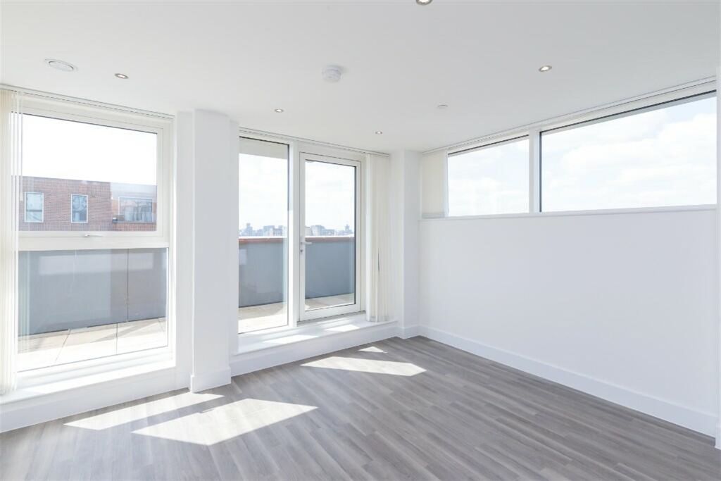 Property photo 1 of 24 (Main)