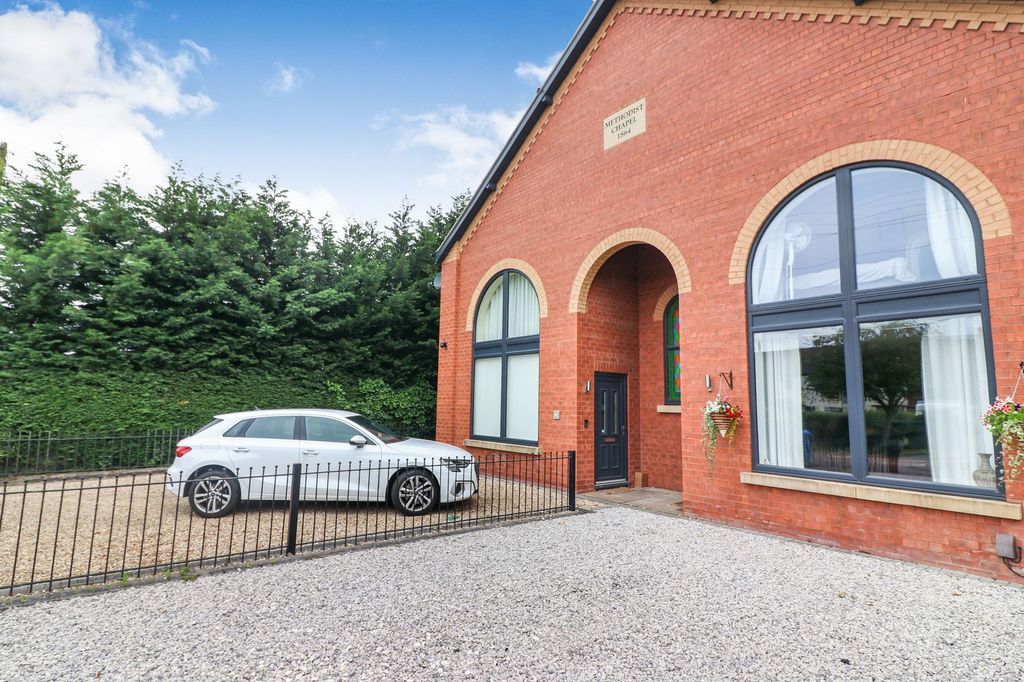 Property photo 2 of 43