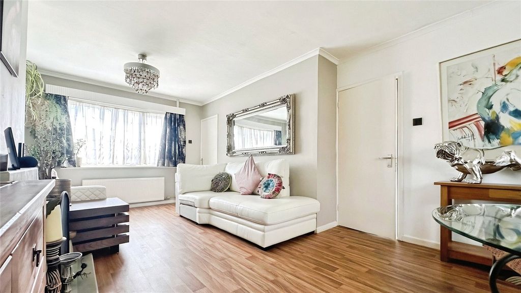 Property photo 3 of 19 Picture No. 26