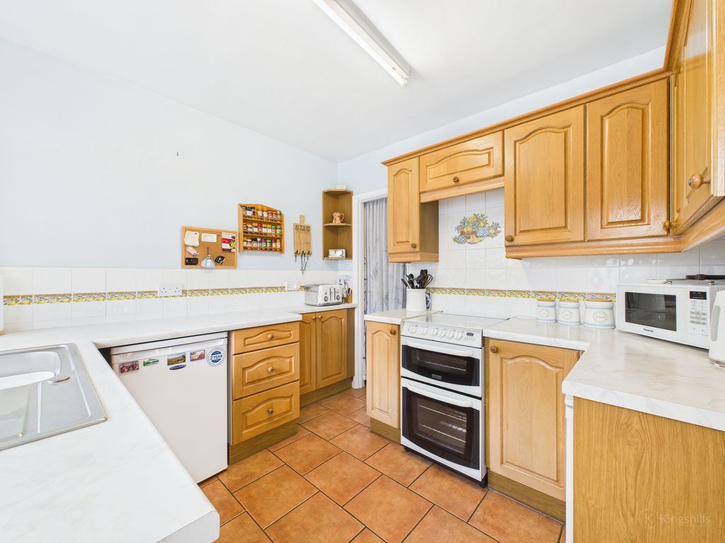 Property photo 3 of 15 Cam02136G0-Pr0496-Still014