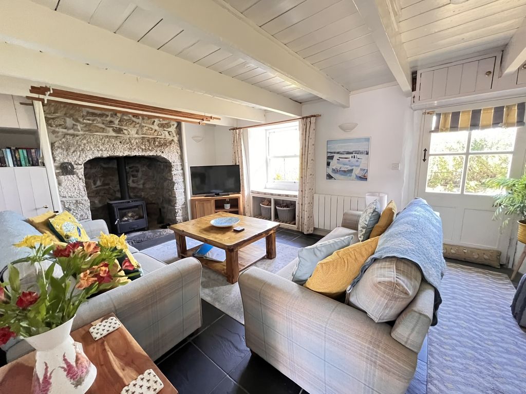 Property photo 3 of 12 Gallery