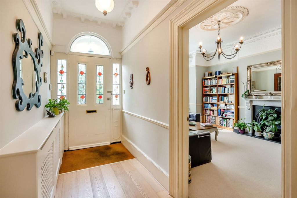 Property photo 3 of 18