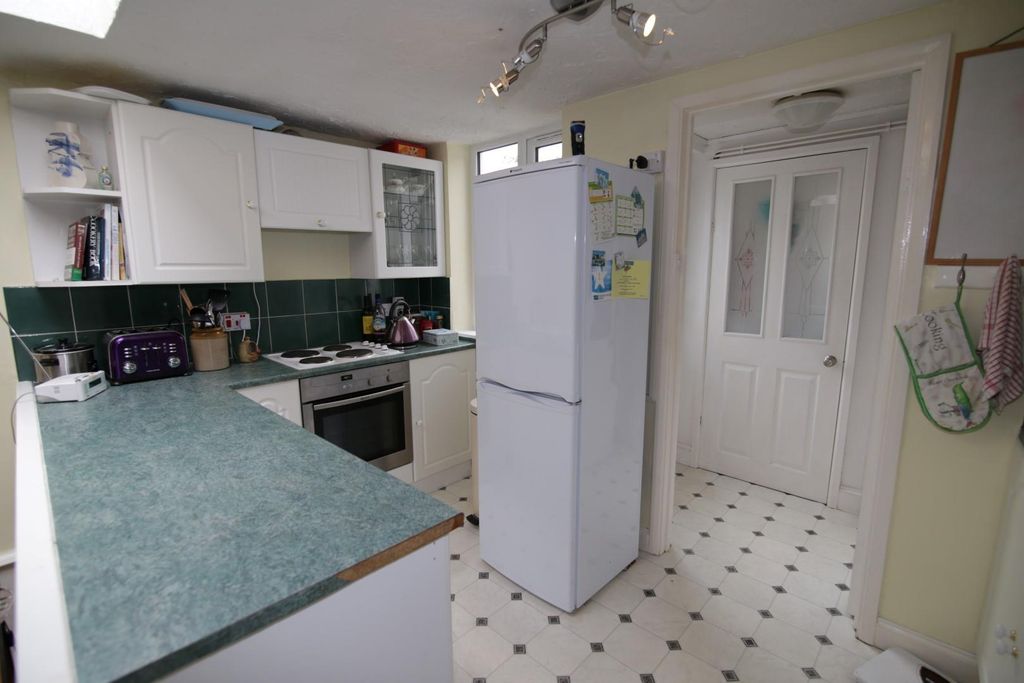 Property photo 3 of 13 44 Waterlane (4).Jpg
