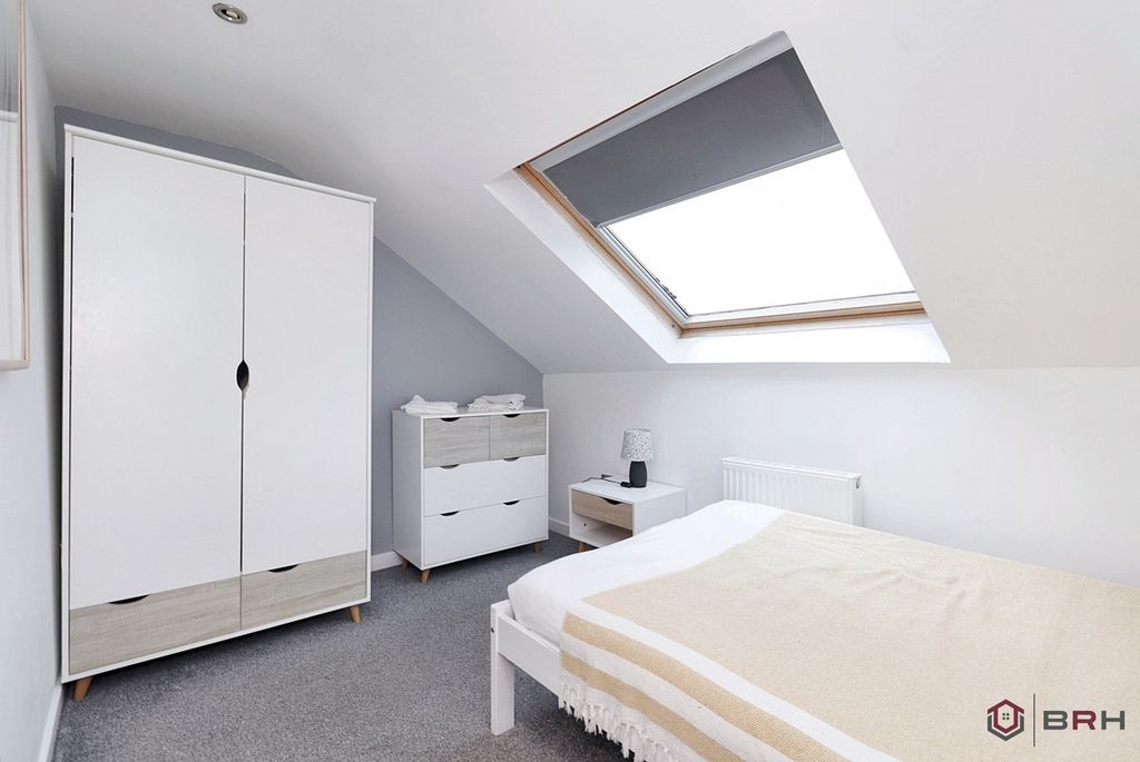 Property photo 2 of 6