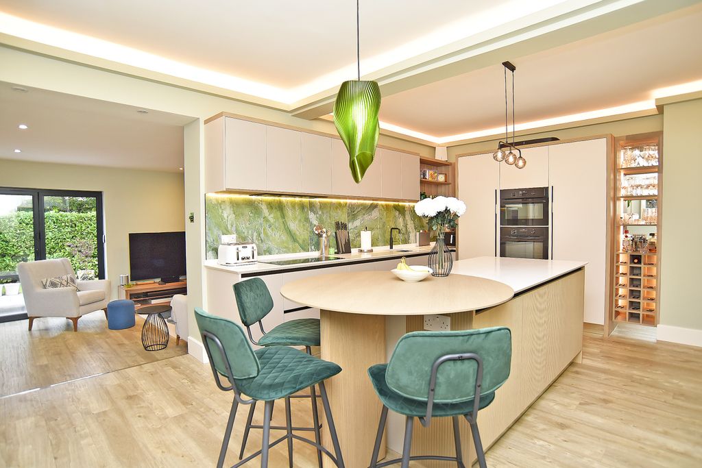 Property photo 2 of 20