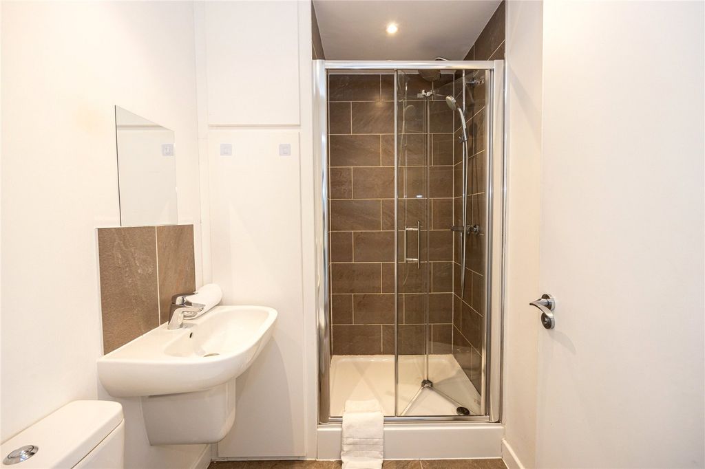 Property photo 2 of 16 Picture No. 05