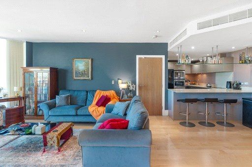 Property photo 3 of 26 Reception