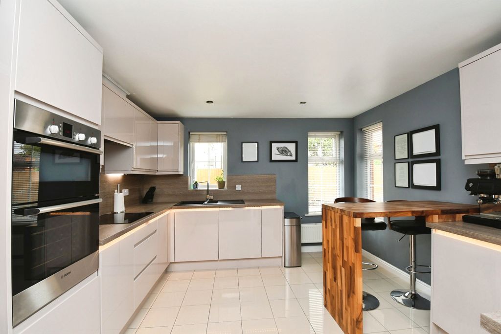 Property photo 2 of 19 Photo #2