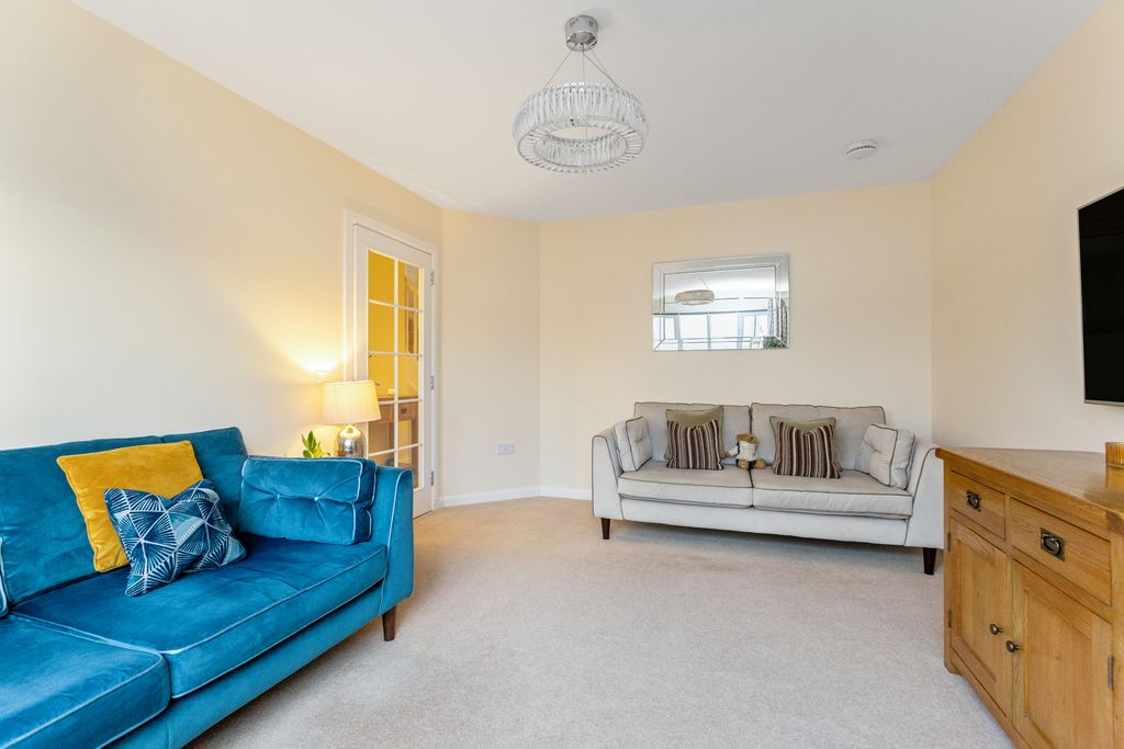 Property photo 3 of 21 Property Image 3