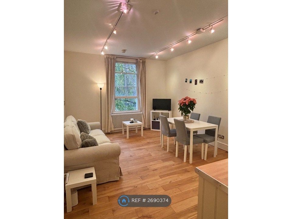 Property photo 2 of 11 Kitchen