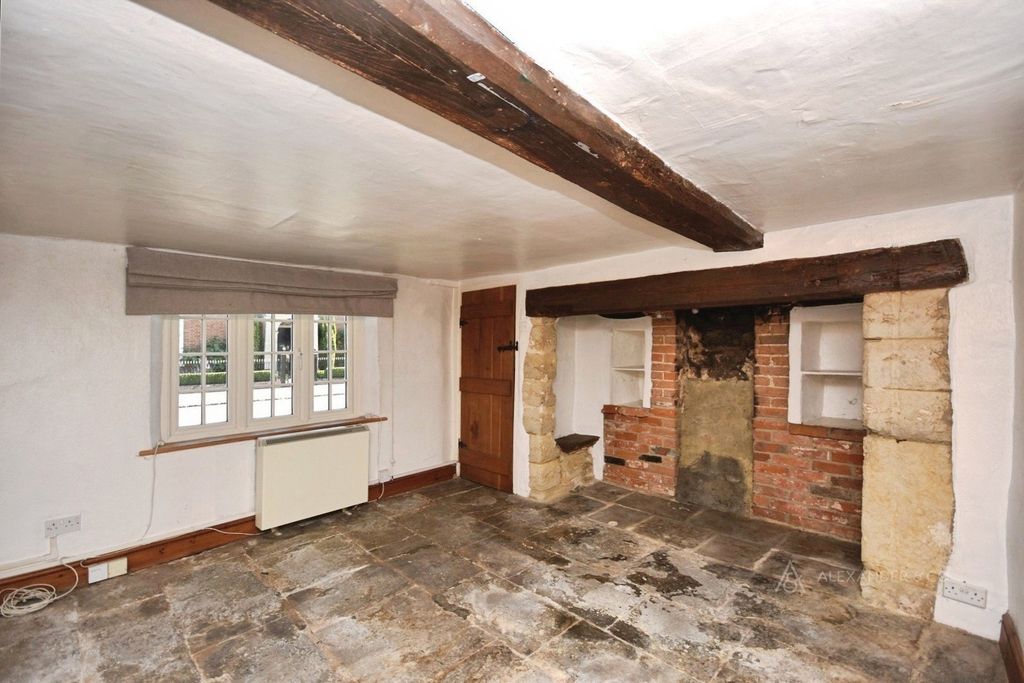 Property photo 2 of 14 Pbox-Img.Jpg