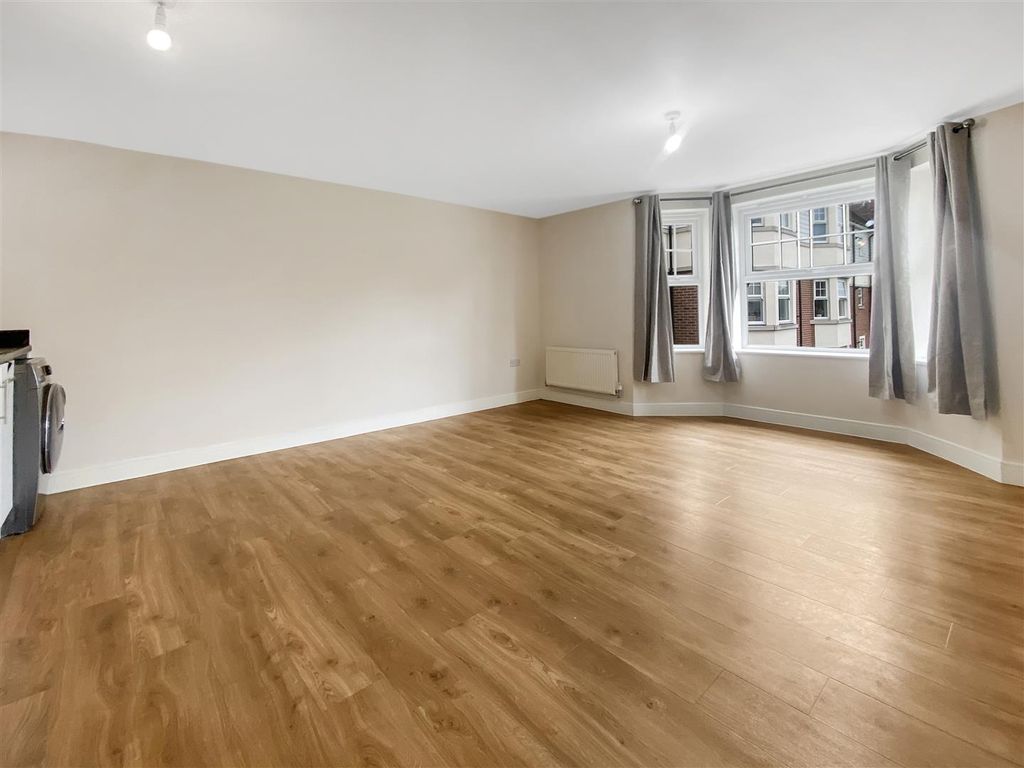 Property photo 3 of 9 Faf1061d90E89F6898Be77549687F5F709911Cea.Jpg