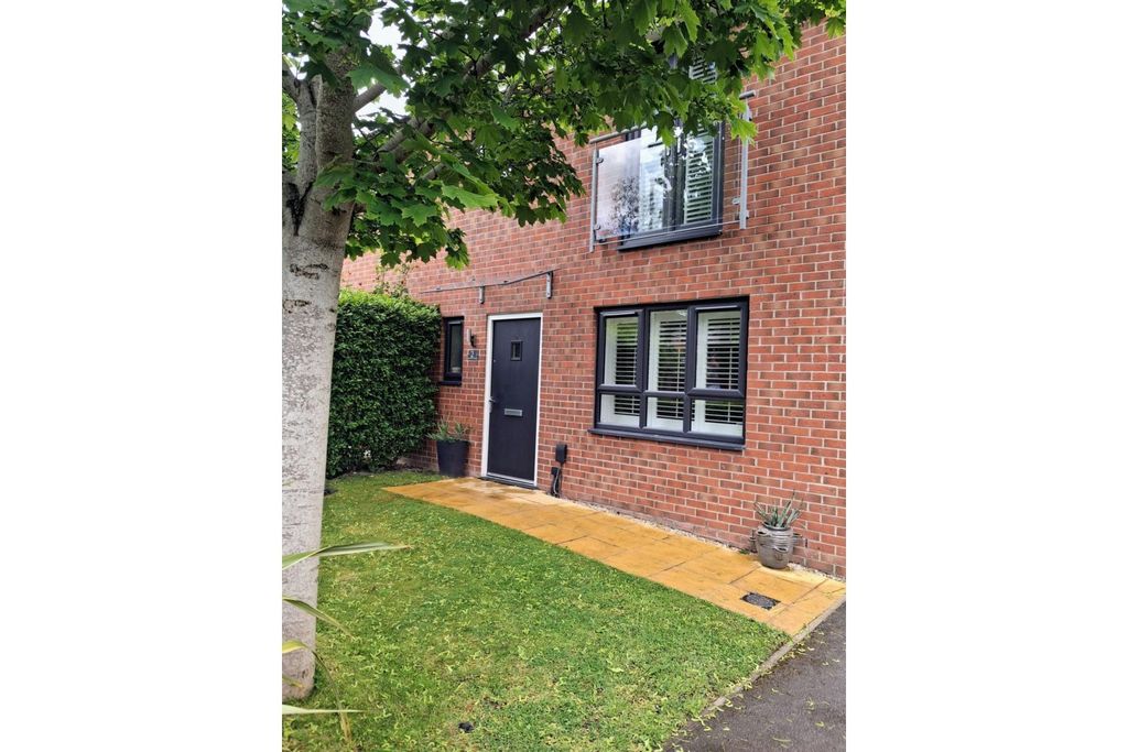 Property photo 1 of 21