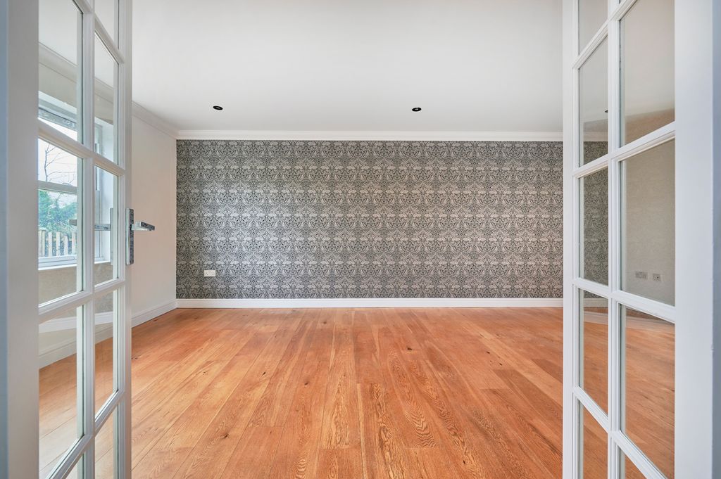 Property photo 3 of 32