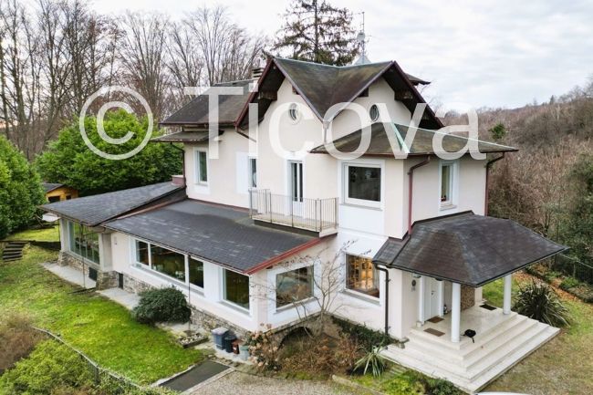 Property photo 2 of 13