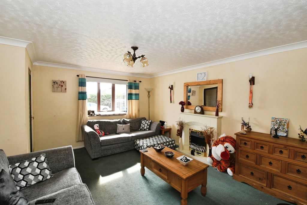 Property photo 3 of 14