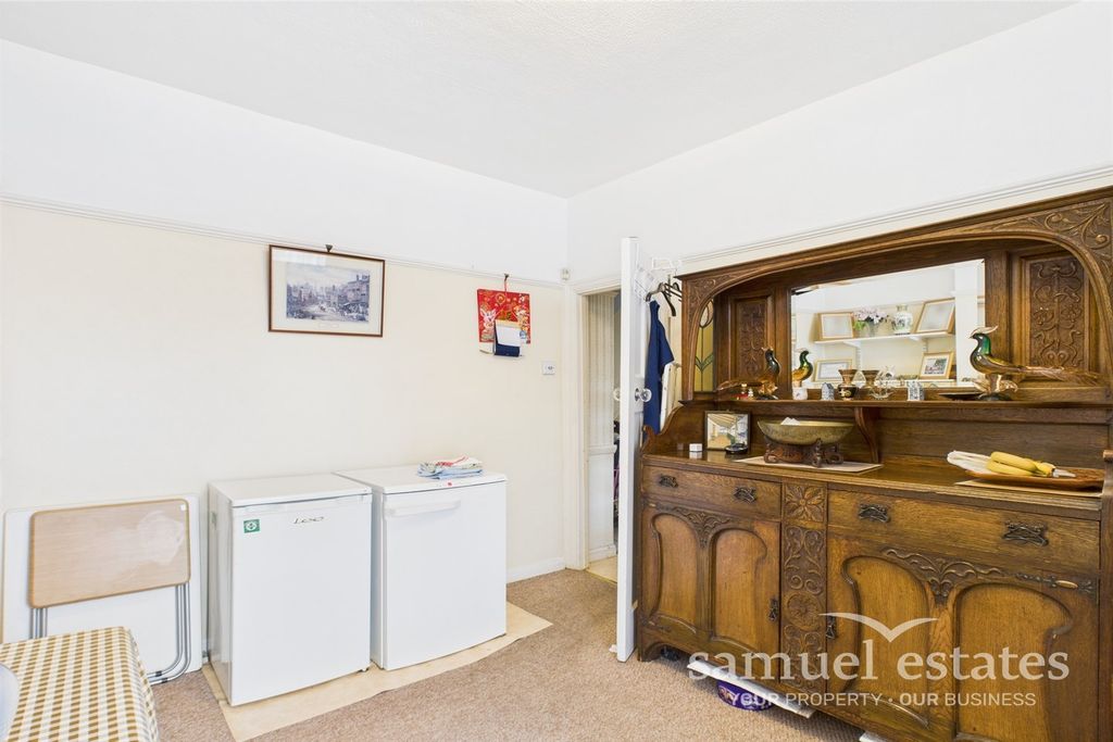 Property photo 3 of 14 Reception