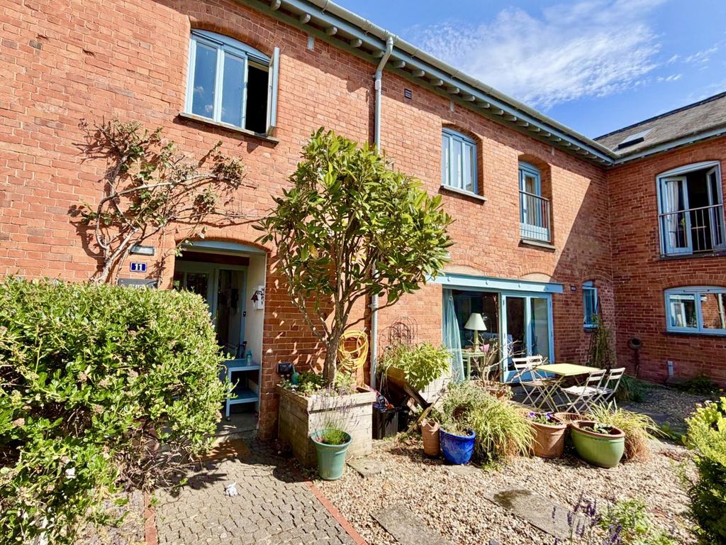 Property photo 3 of 19