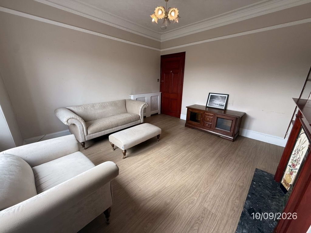 Property photo 1 of 10 Lounge