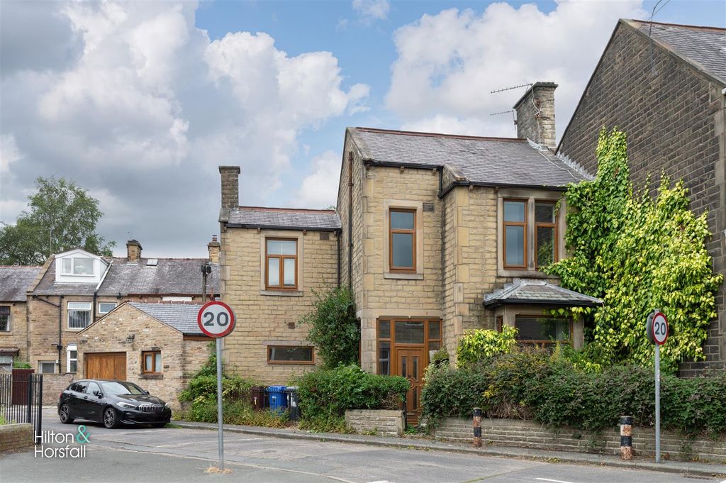 Property photo 1 of 17 Albert Terrace