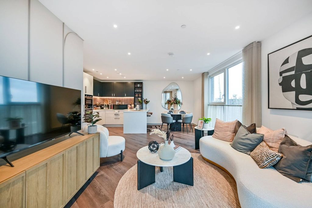 Property photo 1 of 27