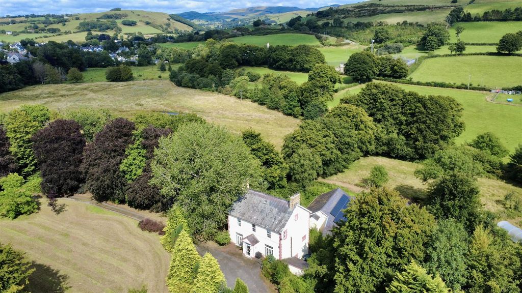 Property photo 2 of 70 Dji_Fly_20250730_160626_469_1754034922189_Photo_Op