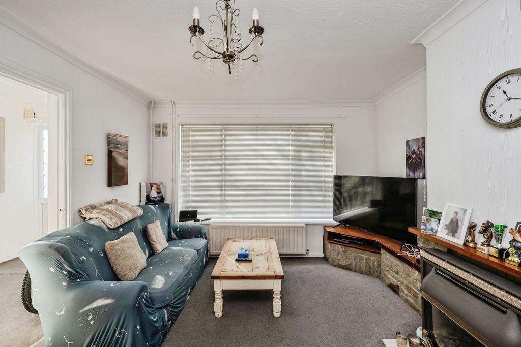 Property photo 3 of 20 Pbox-Img.Jpg