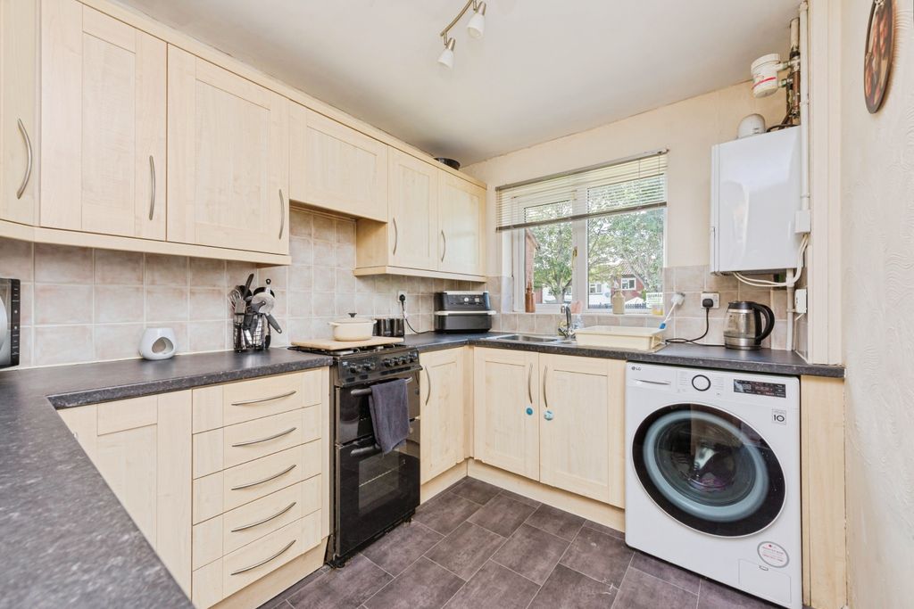 Property photo 3 of 15