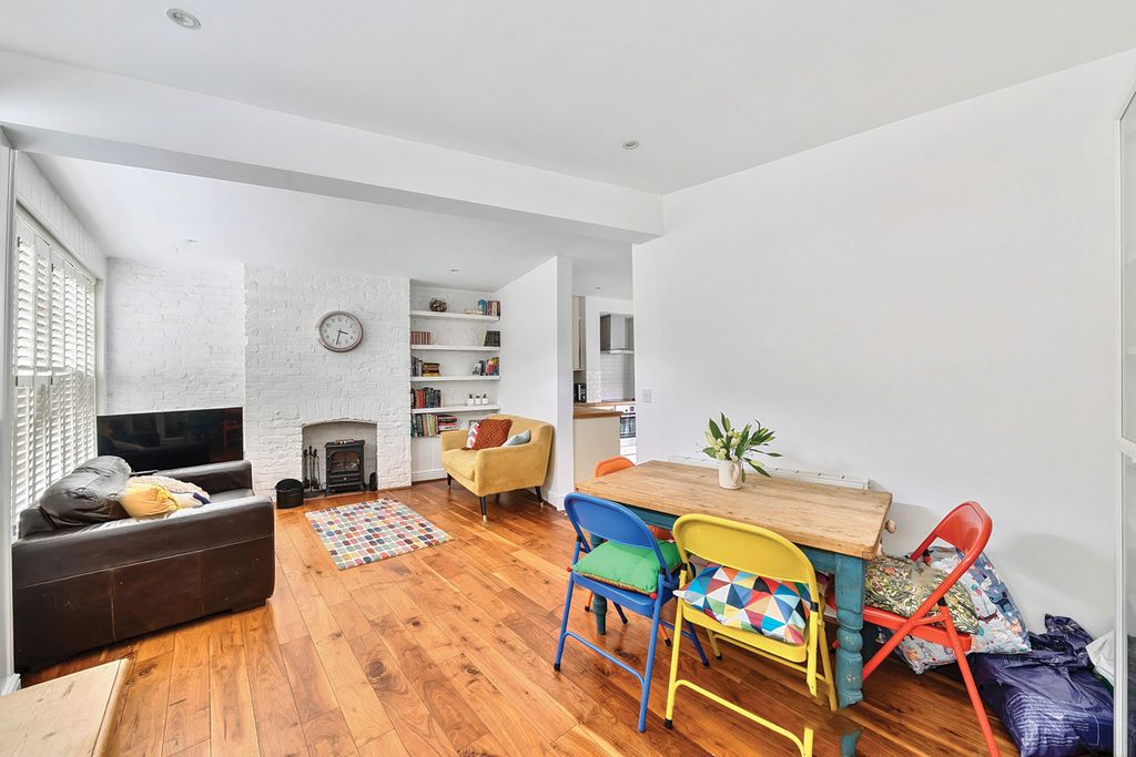 Property photo 3 of 12