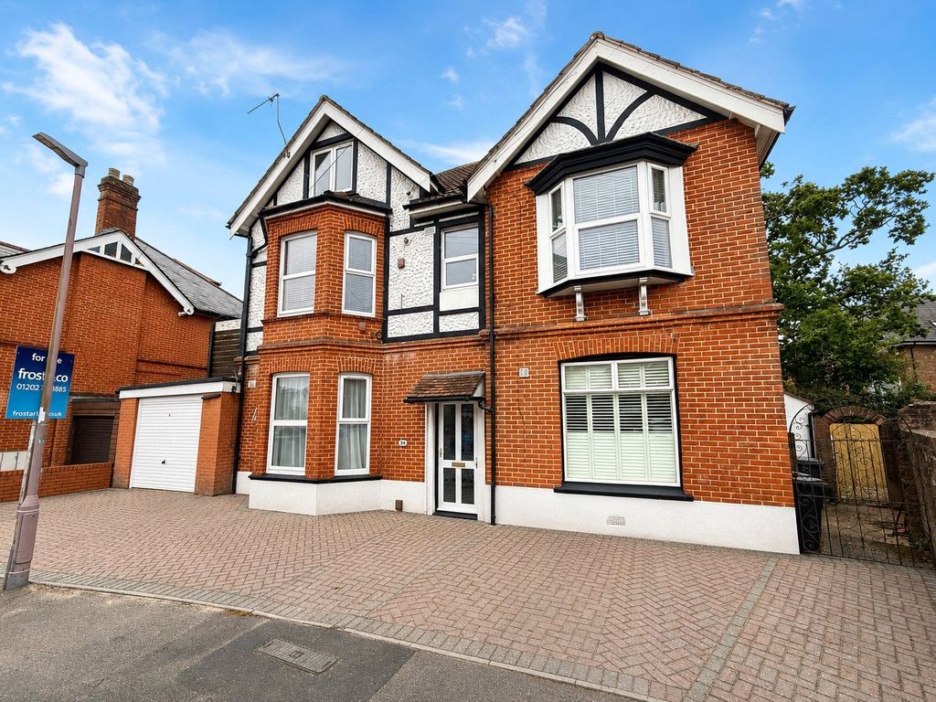 Property photo 1 of 13 Herbert Road
