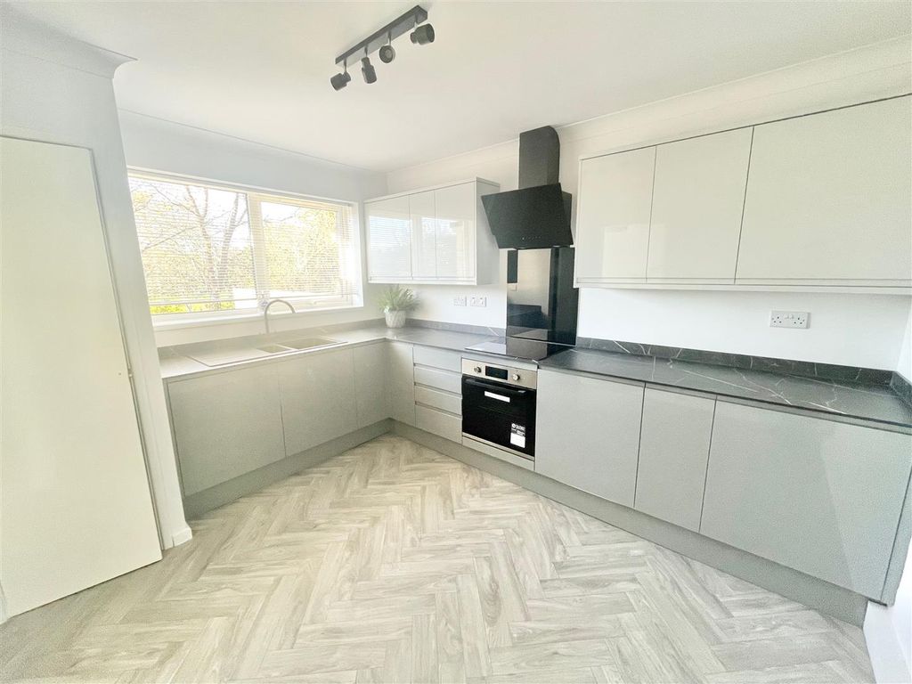 Property photo 2 of 13 Img_8843.Jpeg