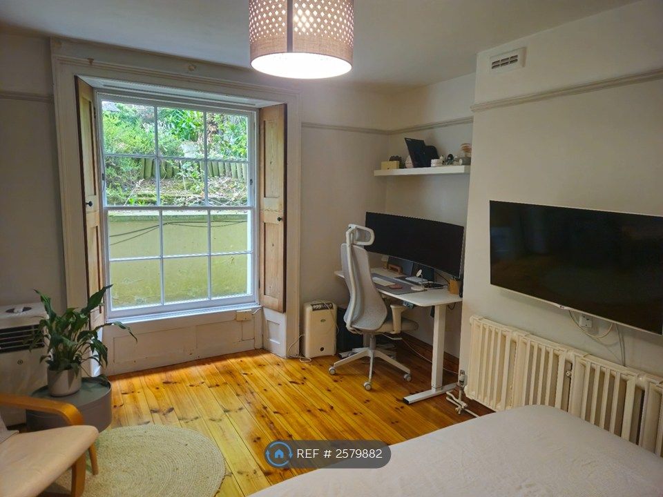 Property photo 1 of 14 Bedroom