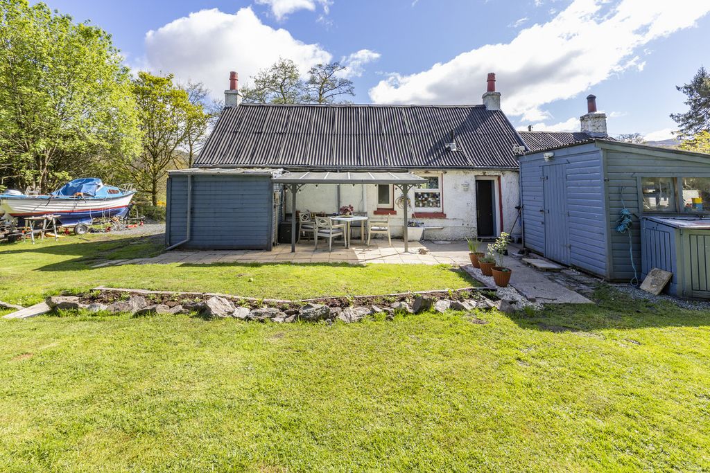 Property photo 3 of 17